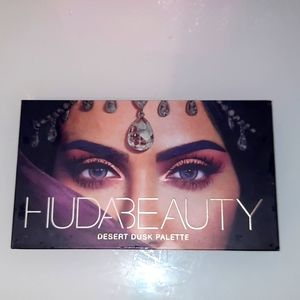 Huda Beauty Dessert Dusk Eyeshadow Palette